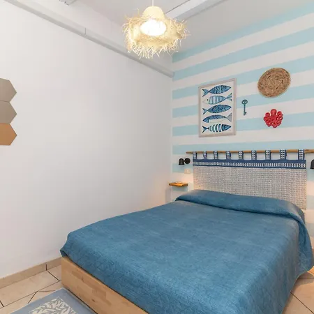 Casa Pepa Il Vecchio Faro Apartment *